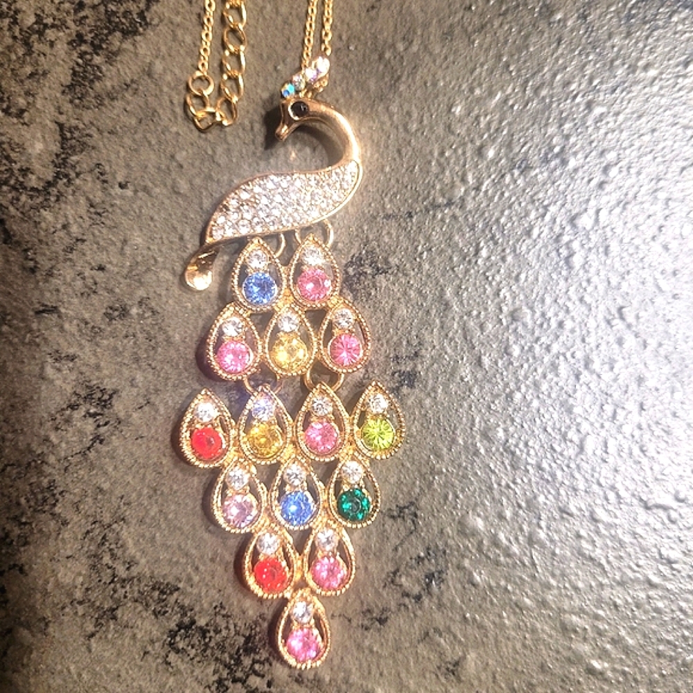 CONVERSATION Piece , Multi Colored Crystals Peacock Necklace..18" + 2" NWOT